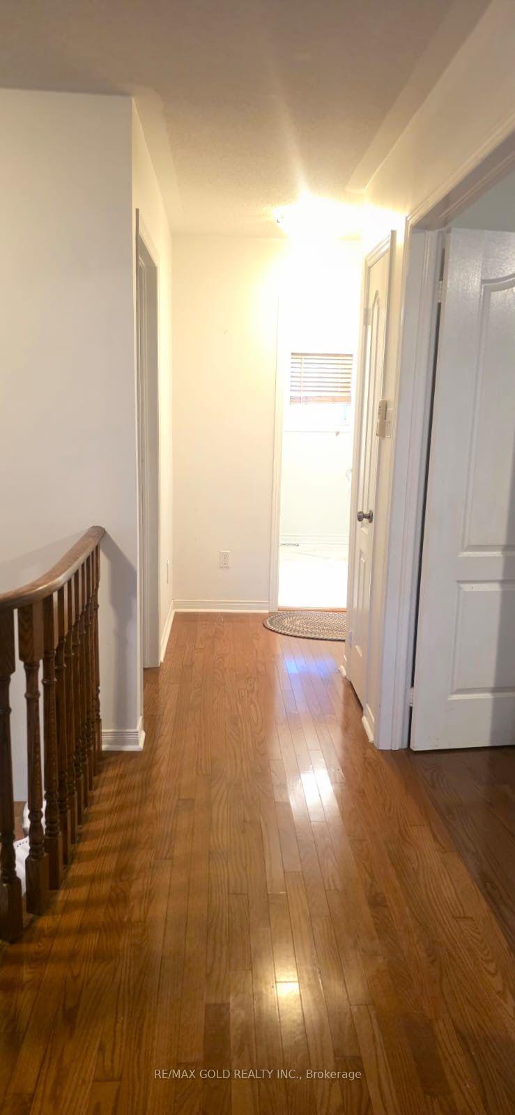 Photo 10 of 57 River Rock Crescent, Brampton, Fletcher's Meadow — HOMEH