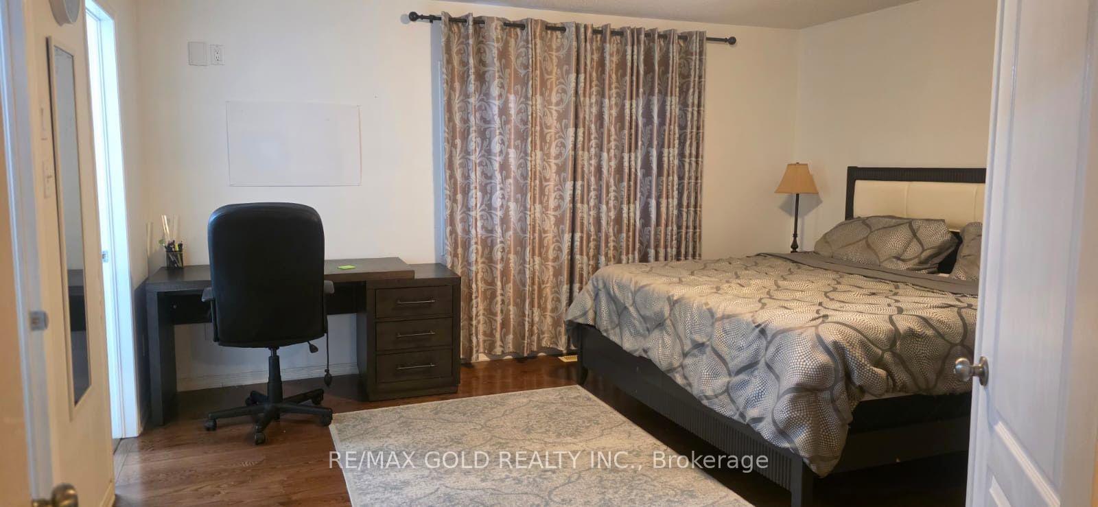 Photo 11 of 57 River Rock Crescent, Brampton, Fletcher's Meadow — HOMEH