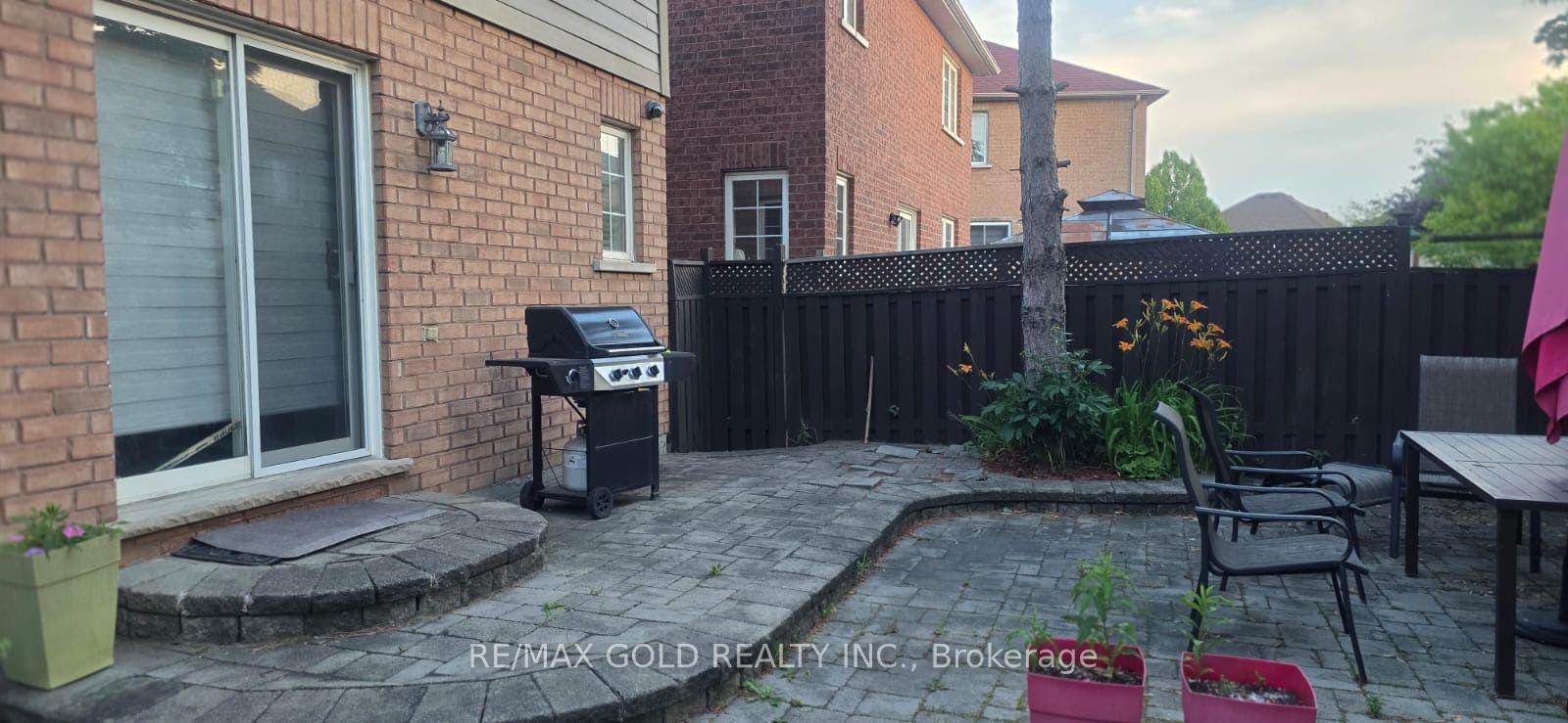 Photo 17 of 57 River Rock Crescent, Brampton, Fletcher's Meadow — HOMEH
