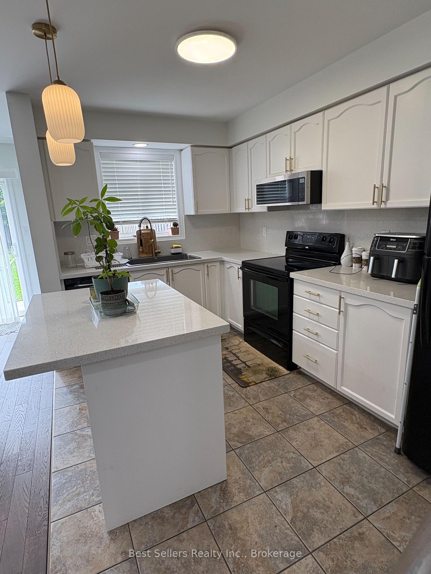 Photo 13 of 1269 Coleman Crescent, Innisfil, Alcona — HOMEH