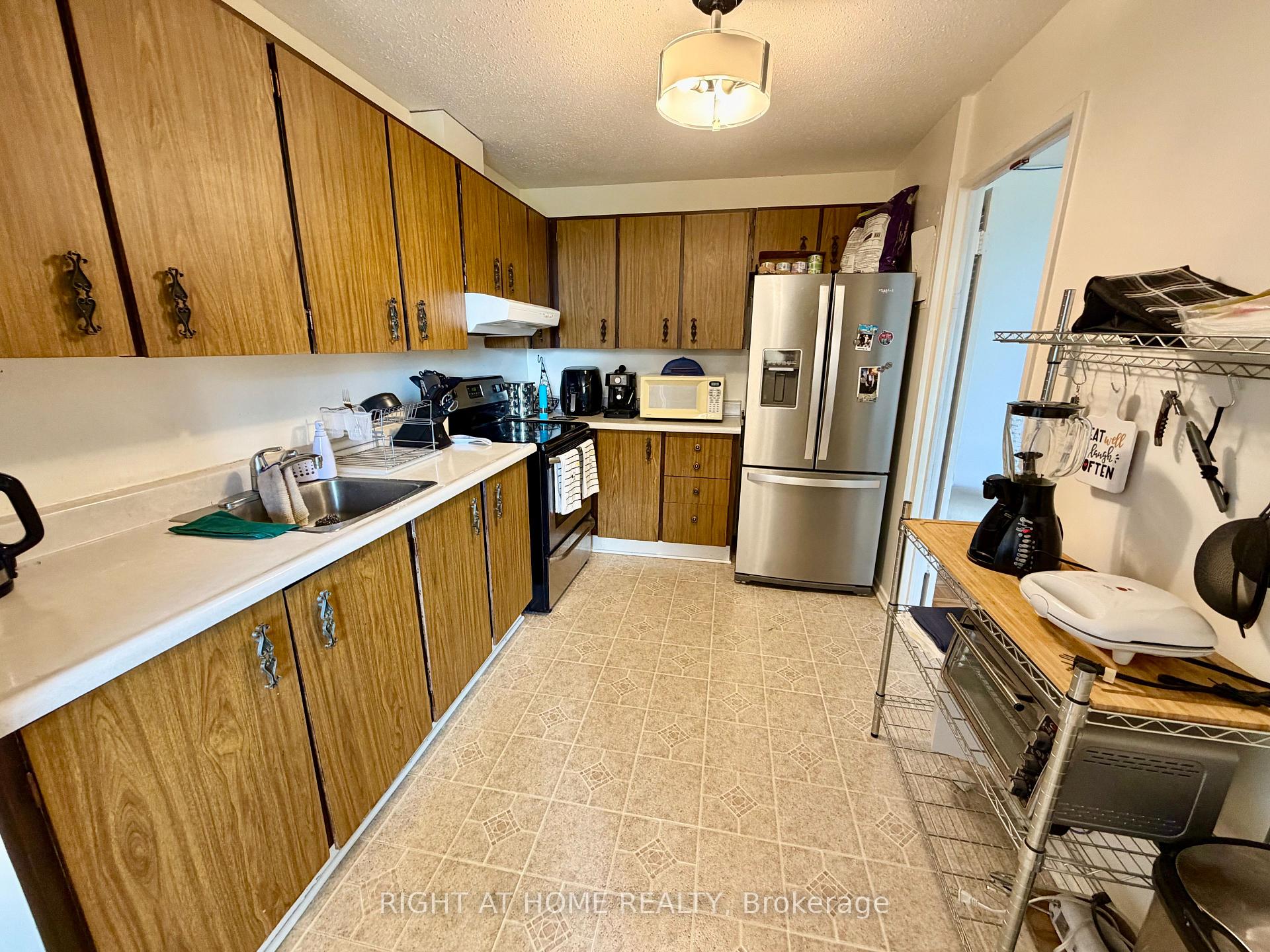 Photo 9 of Unit 601, 1505 Baseline Road, Ottawa, Copeland Park — HOMEH