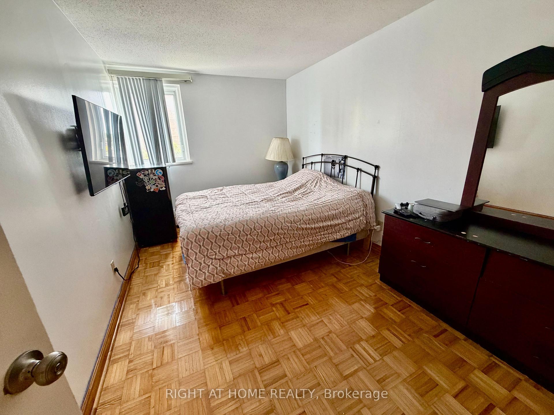 Photo 11 of Unit 601, 1505 Baseline Road, Ottawa, Copeland Park — HOMEH