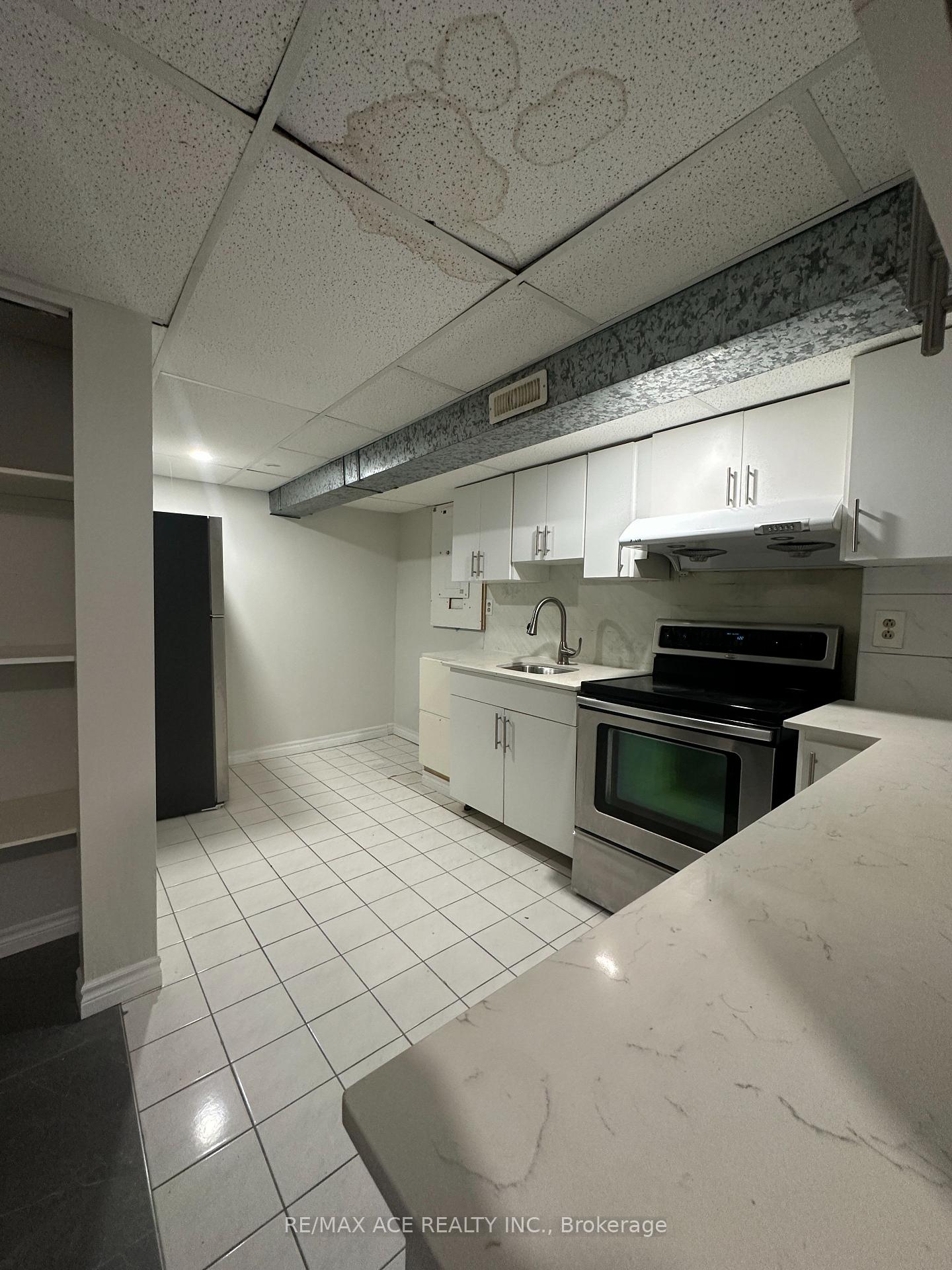 Photo 4 of Unit Bsmt, 23 Gemshaw Crescent, Scarborough, Malvern — HOMEH