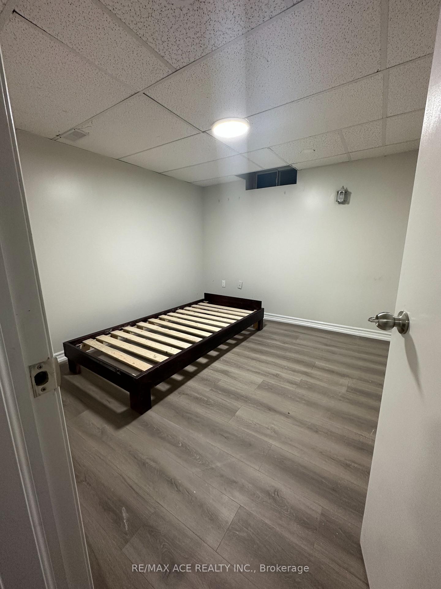 Photo 5 of Unit Bsmt, 23 Gemshaw Crescent, Scarborough, Malvern — HOMEH