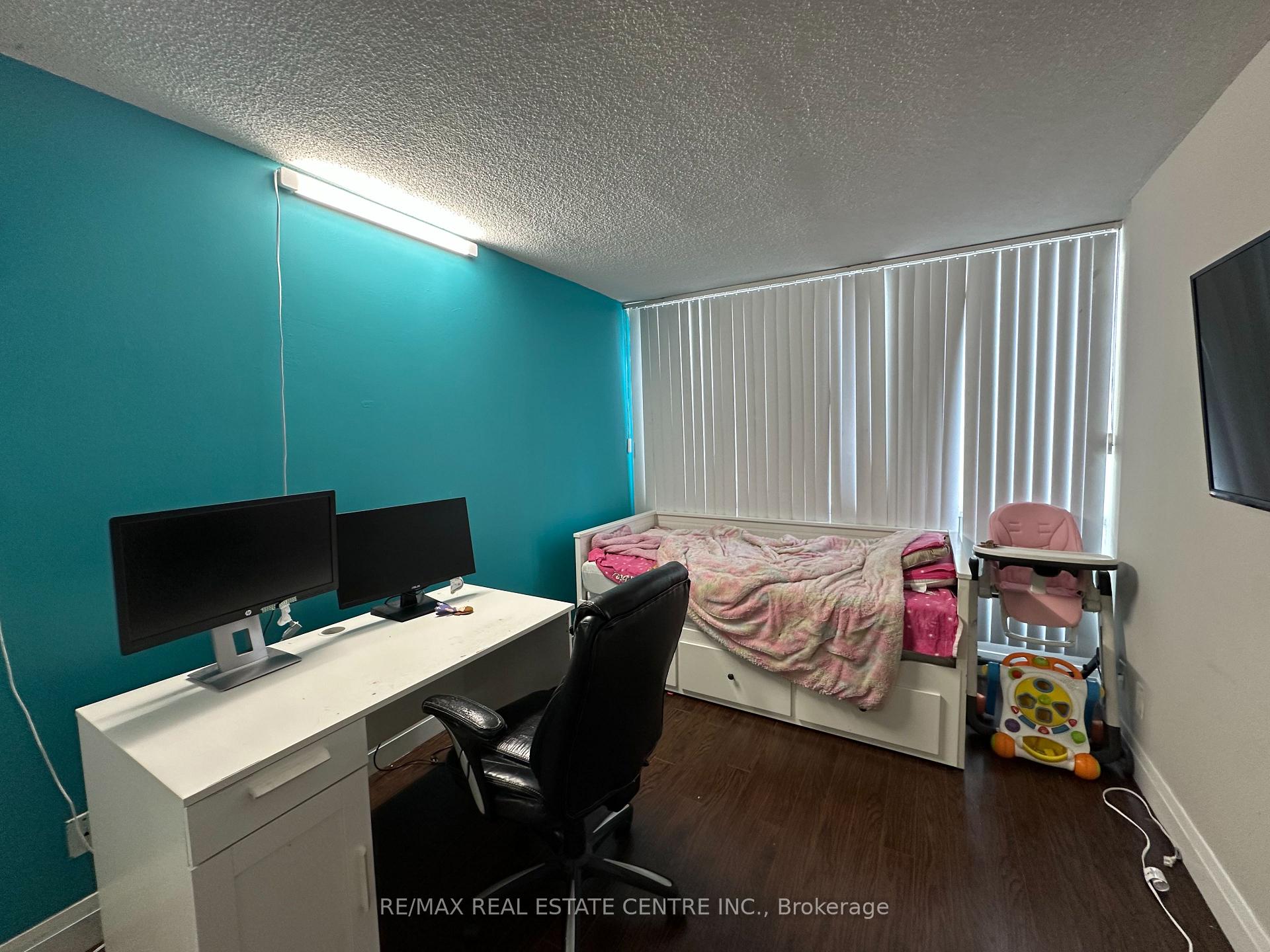 Photo 10 of Unit 912, 155 Hillcrest Avenue, Mississauga, Cooksville — HOMEH