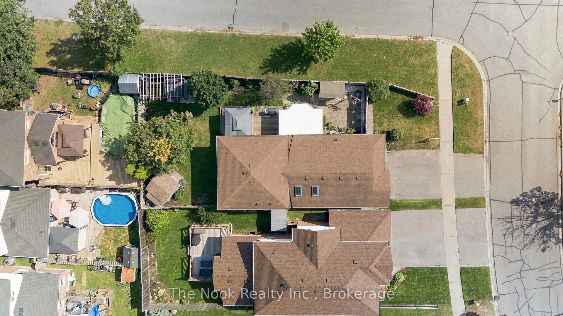 Photo 5 of 49 Granville Drive, Clarington, Courtice — HOMEH