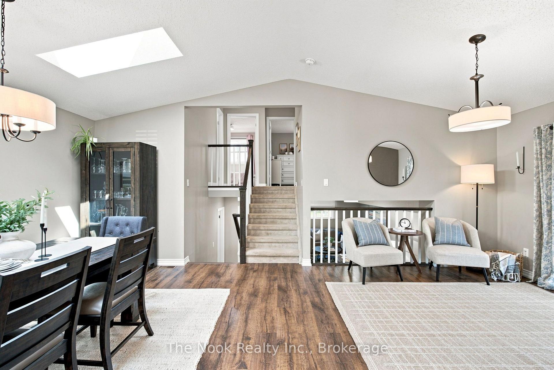 Photo 7 of 49 Granville Drive, Clarington, Courtice — HOMEH