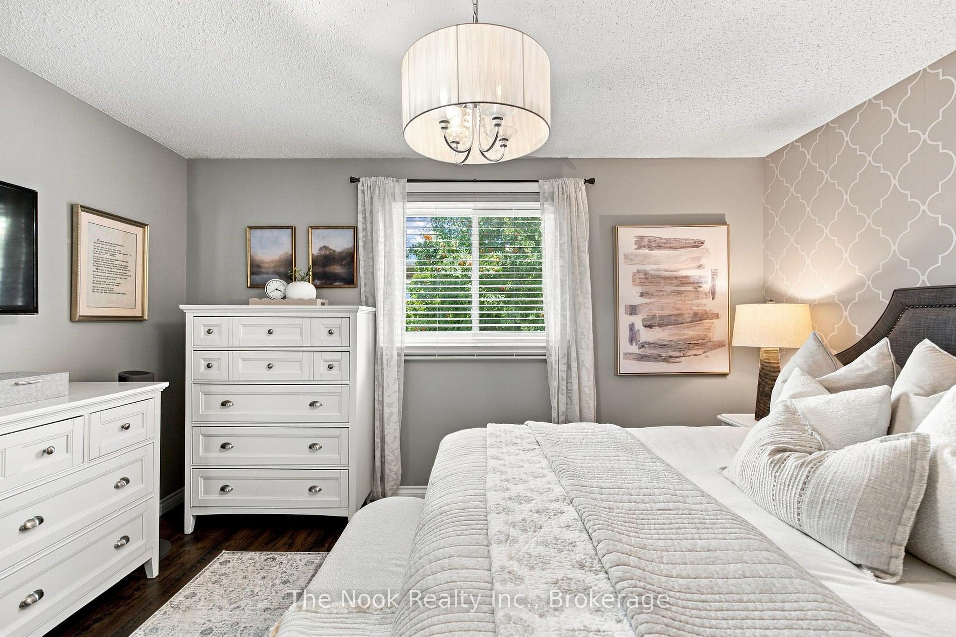 Photo 14 of 49 Granville Drive, Clarington, Courtice — HOMEH