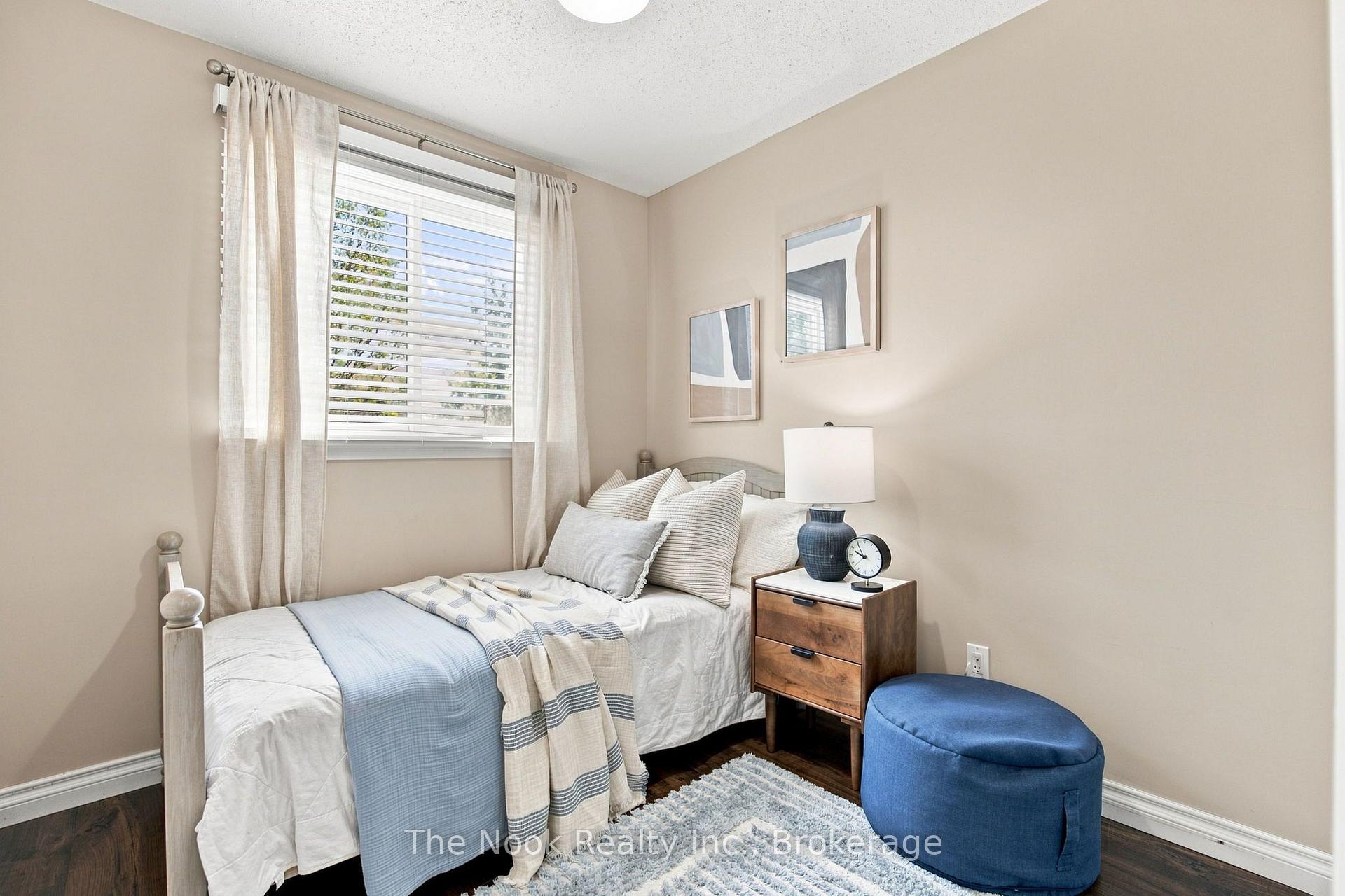 Photo 15 of 49 Granville Drive, Clarington, Courtice — HOMEH