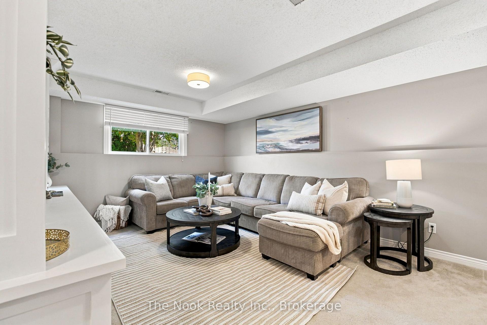 Photo 18 of 49 Granville Drive, Clarington, Courtice — HOMEH