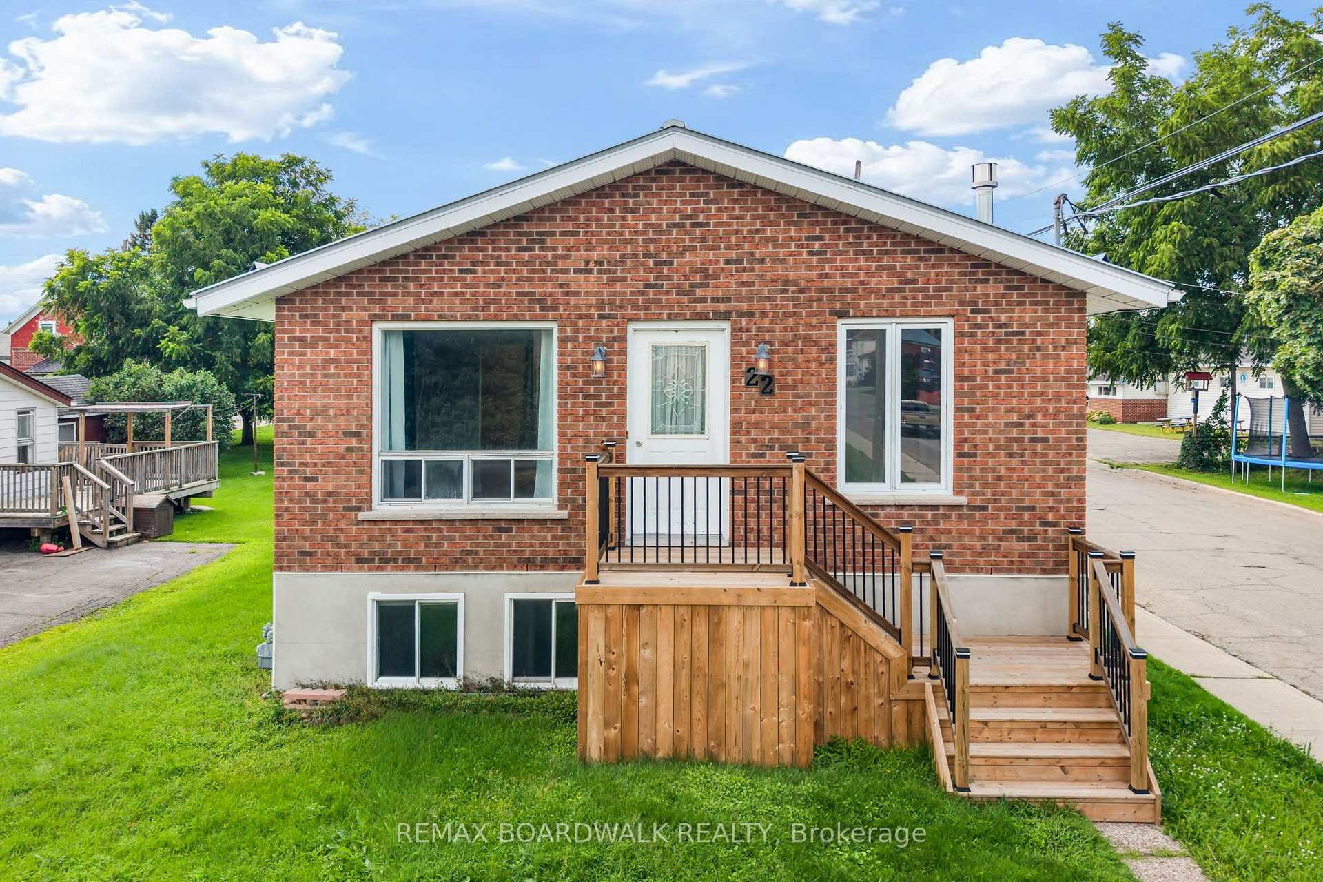 Photo 1 of 22 Merrick Street, Smiths Falls, Smiths Falls — HOMEH