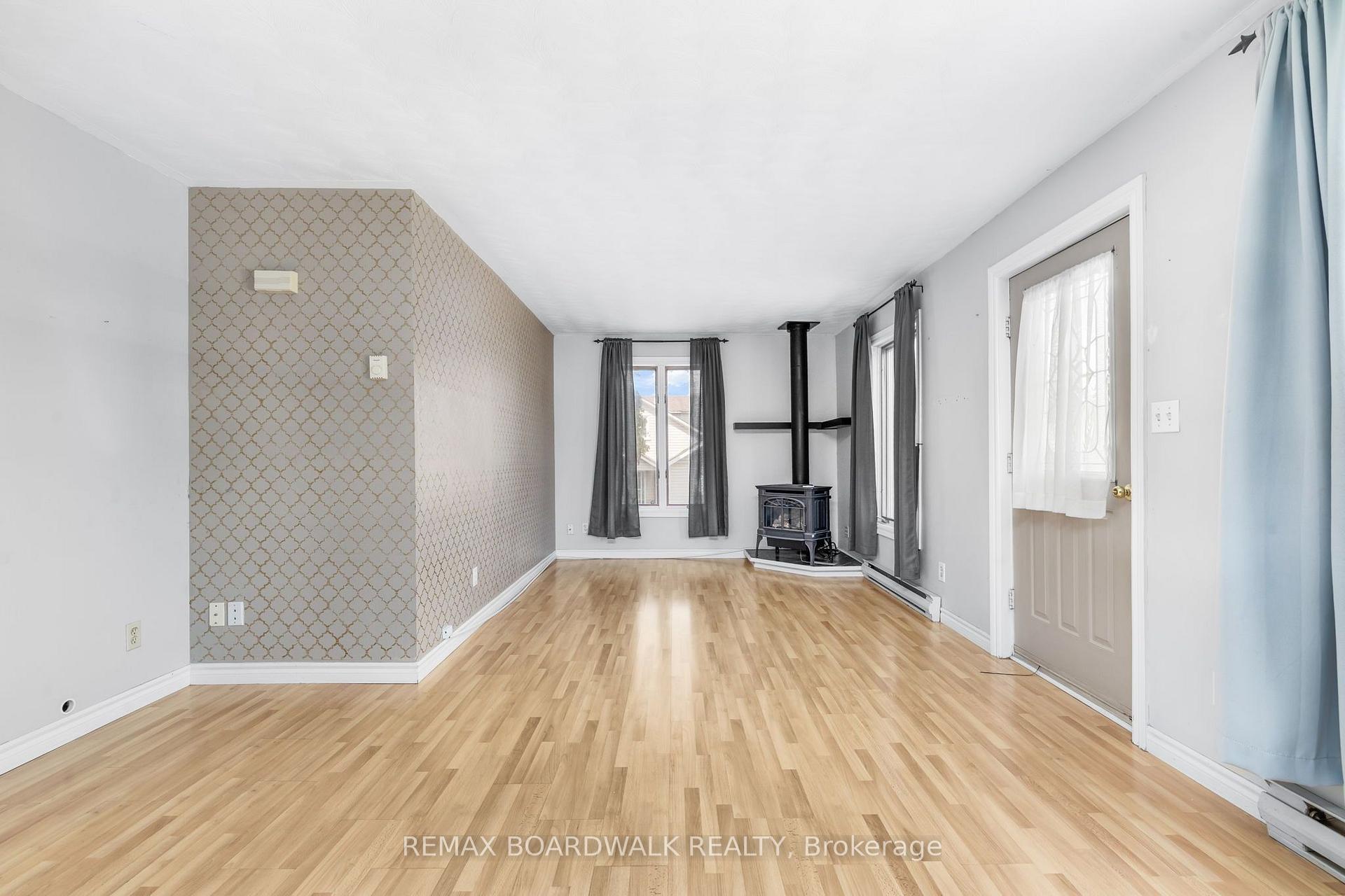 Photo 7 of 22 Merrick Street, Smiths Falls, Smiths Falls — HOMEH