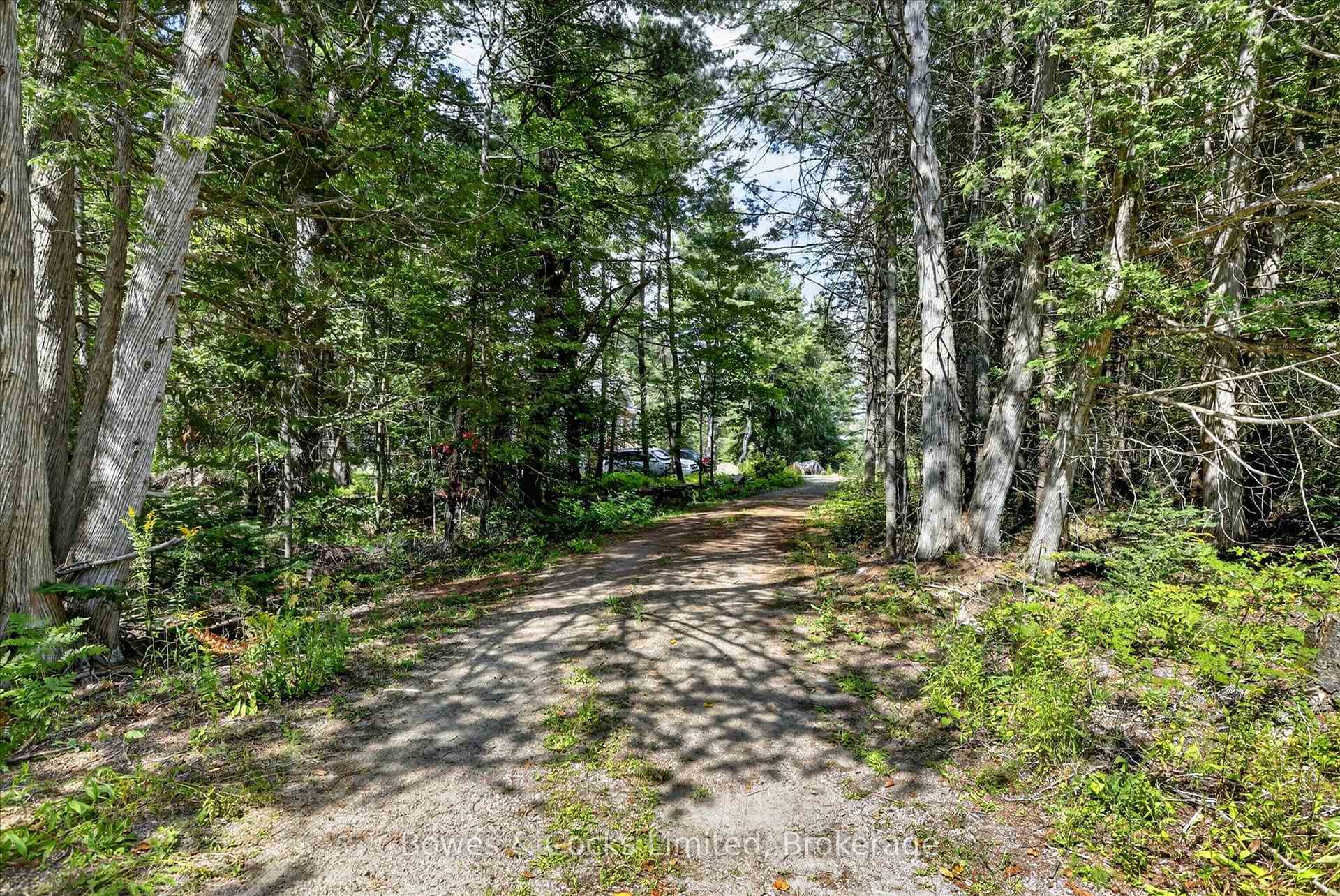 Photo 3 of 1244 Vick Road, Minden Hills, Snowdon — HOMEH