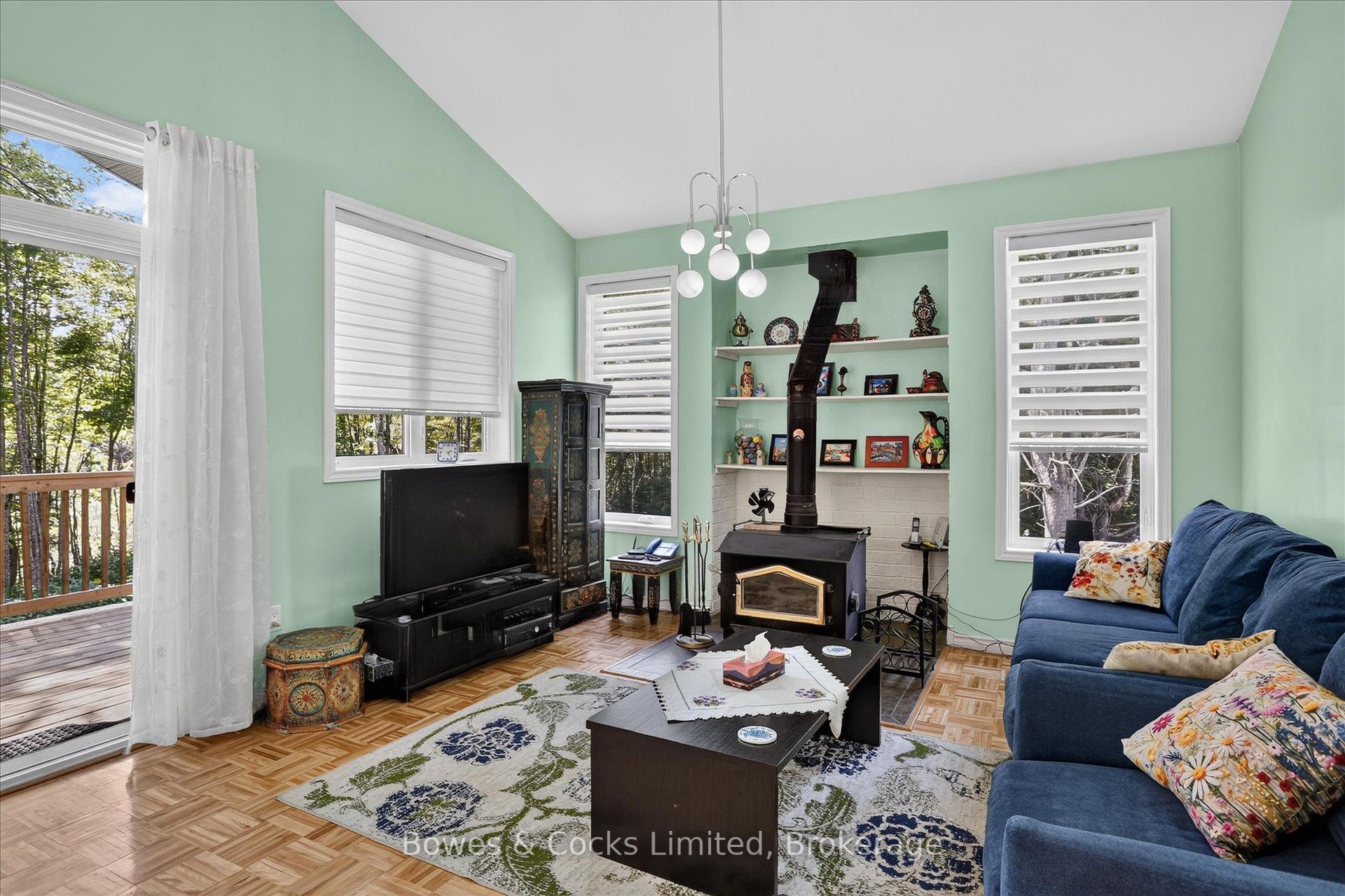 Photo 7 of 1244 Vick Road, Minden Hills, Snowdon — HOMEH
