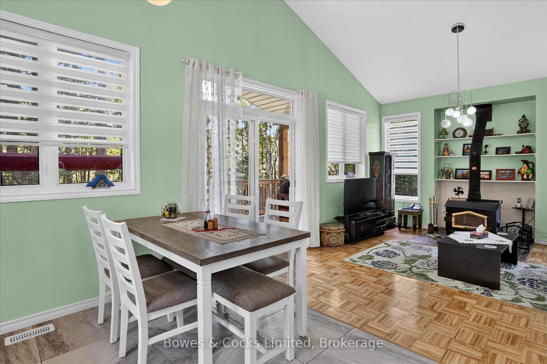 Photo 9 of 1244 Vick Road, Minden Hills, Snowdon — HOMEH