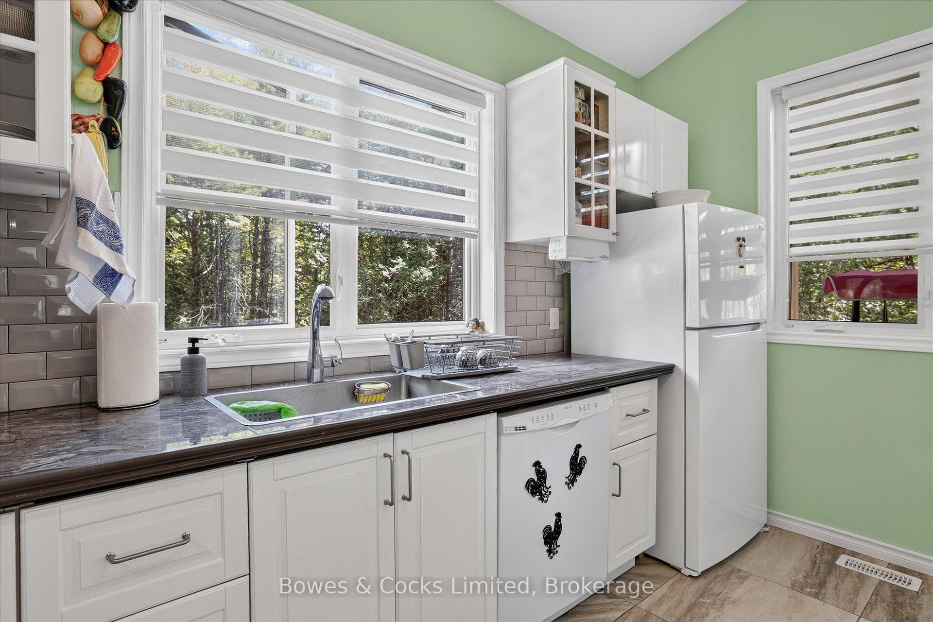 Photo 13 of 1244 Vick Road, Minden Hills, Snowdon — HOMEH