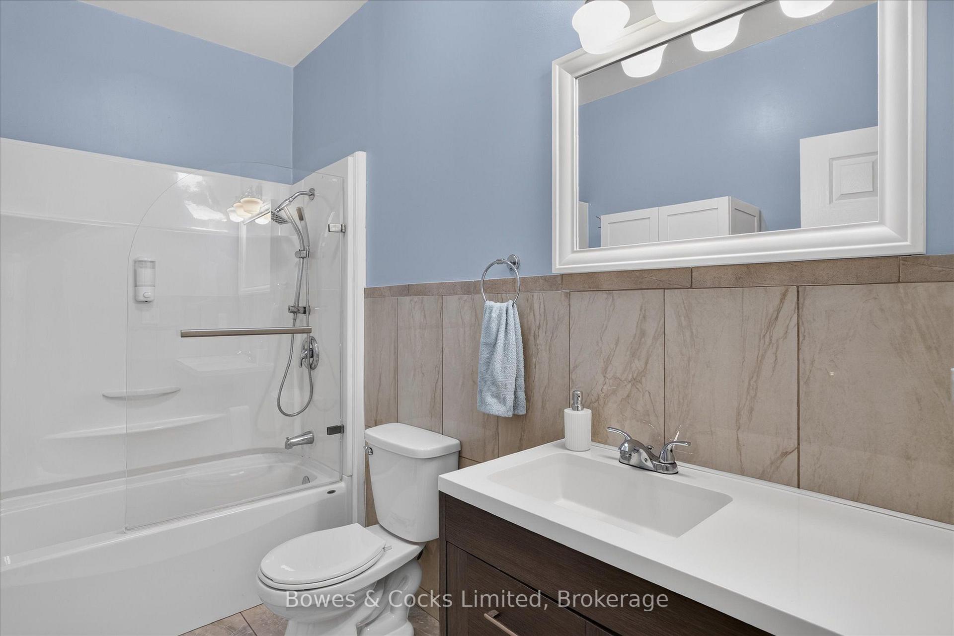 Photo 24 of 1244 Vick Road, Minden Hills, Snowdon — HOMEH