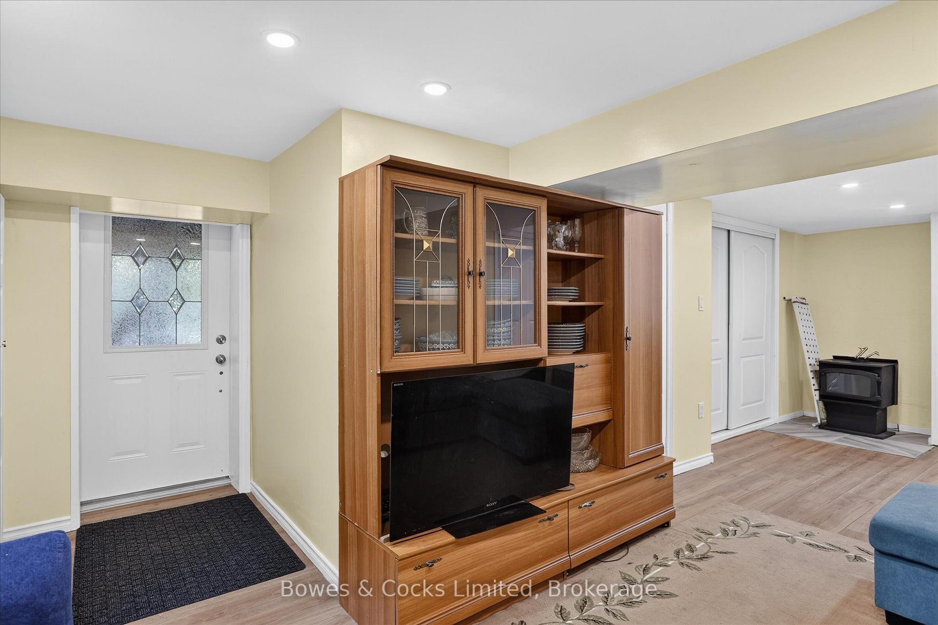 Photo 32 of 1244 Vick Road, Minden Hills, Snowdon — HOMEH