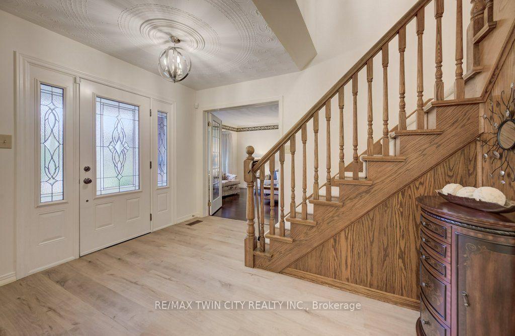 Photo 5 of 449 Knightsbridge Court, Waterloo, Upper Beechwood — HOMEH