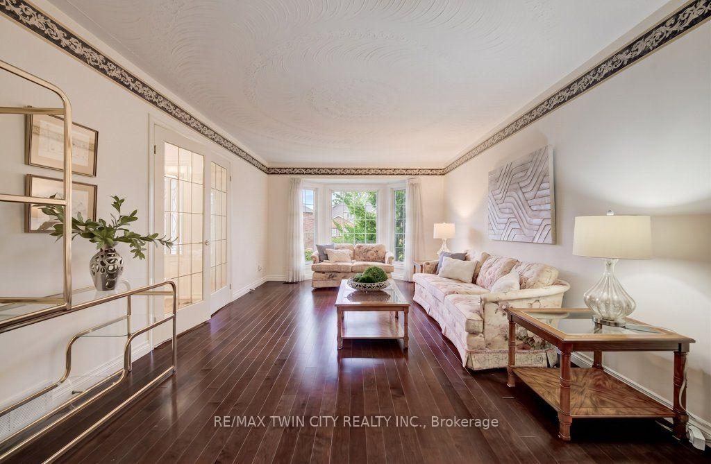 Photo 8 of 449 Knightsbridge Court, Waterloo, Upper Beechwood — HOMEH