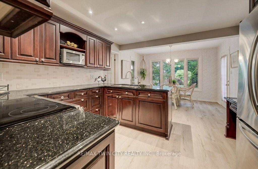 Photo 9 of 449 Knightsbridge Court, Waterloo, Upper Beechwood — HOMEH