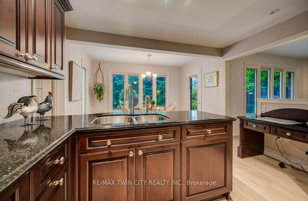 Photo 10 of 449 Knightsbridge Court, Waterloo, Upper Beechwood — HOMEH