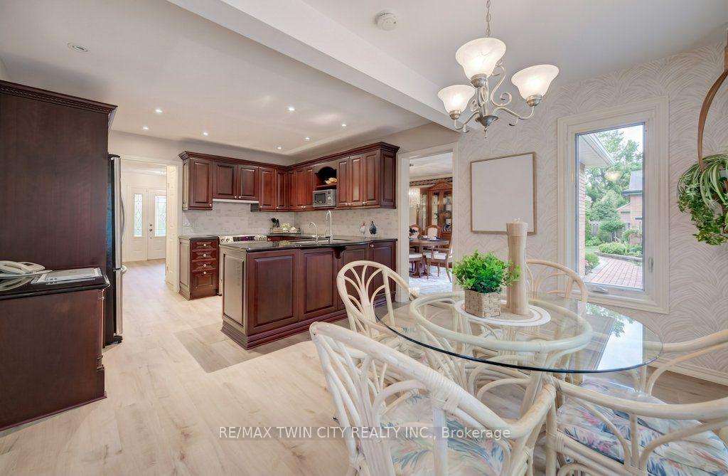 Photo 12 of 449 Knightsbridge Court, Waterloo, Upper Beechwood — HOMEH