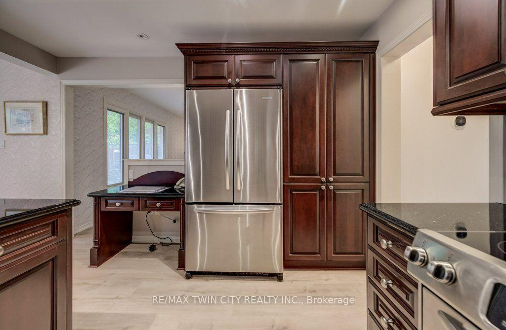 Photo 18 of 449 Knightsbridge Court, Waterloo, Upper Beechwood — HOMEH