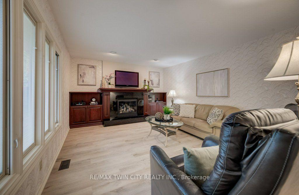 Photo 19 of 449 Knightsbridge Court, Waterloo, Upper Beechwood — HOMEH