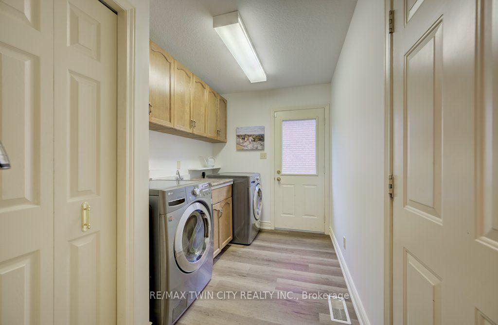 Photo 21 of 449 Knightsbridge Court, Waterloo, Upper Beechwood — HOMEH