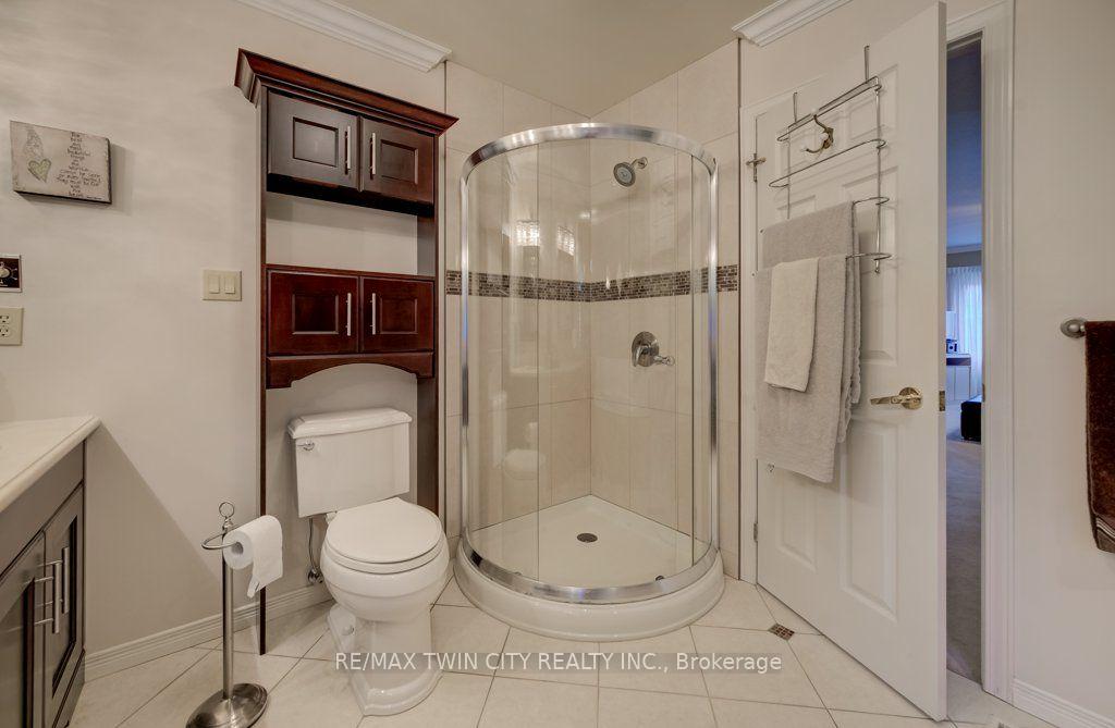 Photo 29 of 449 Knightsbridge Court, Waterloo, Upper Beechwood — HOMEH