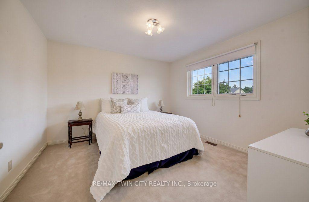 Photo 32 of 449 Knightsbridge Court, Waterloo, Upper Beechwood — HOMEH