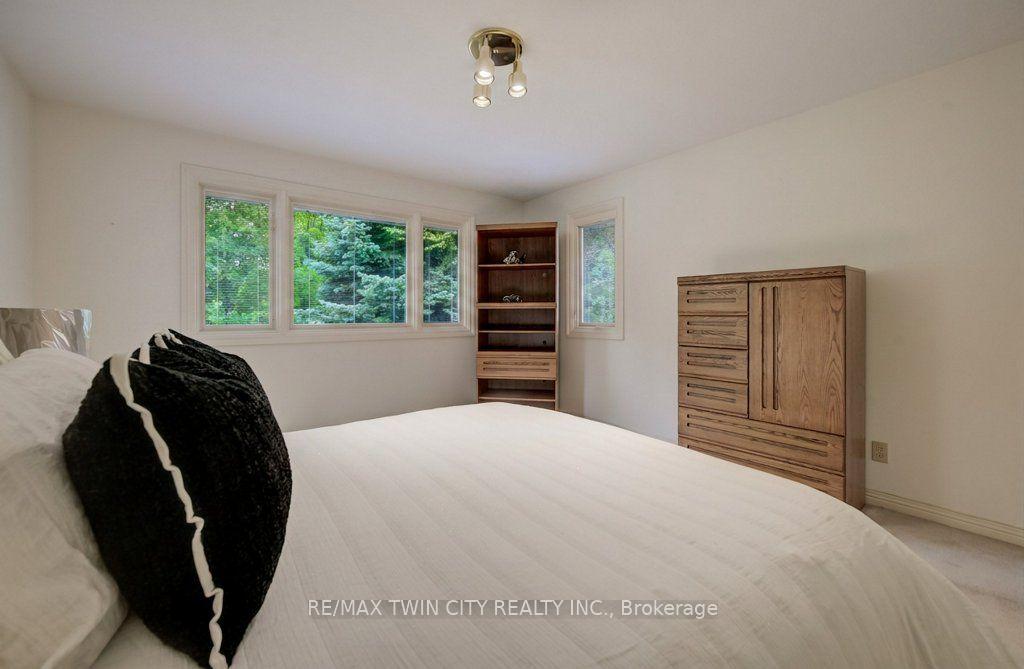 Photo 33 of 449 Knightsbridge Court, Waterloo, Upper Beechwood — HOMEH