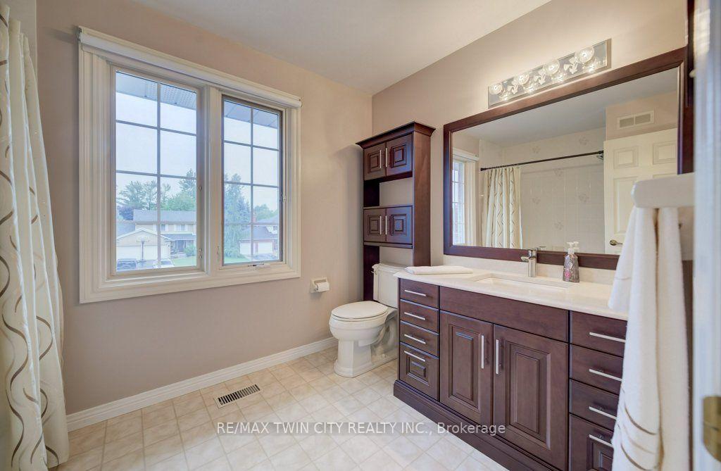 Photo 34 of 449 Knightsbridge Court, Waterloo, Upper Beechwood — HOMEH