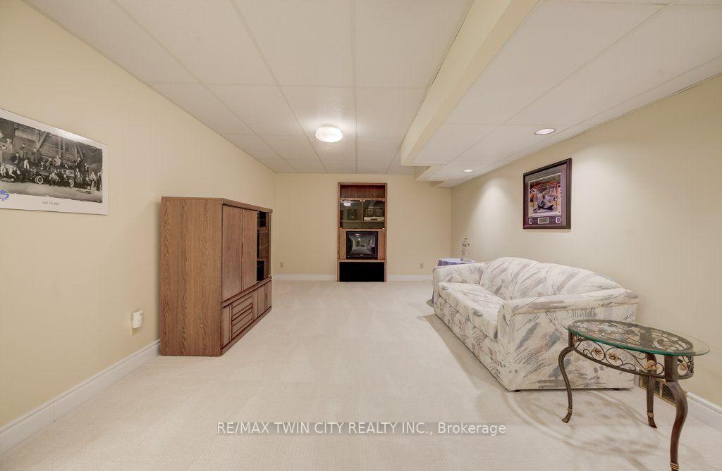 Photo 38 of 449 Knightsbridge Court, Waterloo, Upper Beechwood — HOMEH