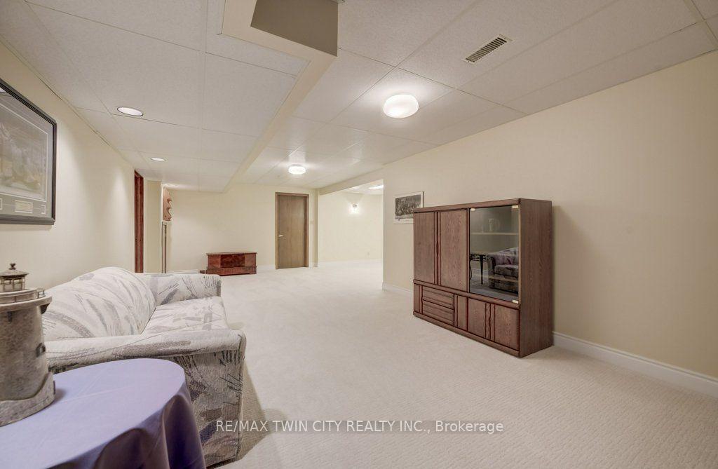 Photo 39 of 449 Knightsbridge Court, Waterloo, Upper Beechwood — HOMEH