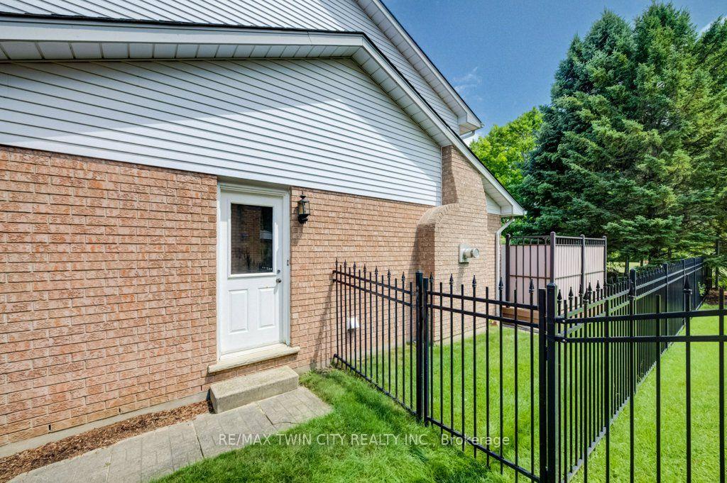 Photo 41 of 449 Knightsbridge Court, Waterloo, Upper Beechwood — HOMEH