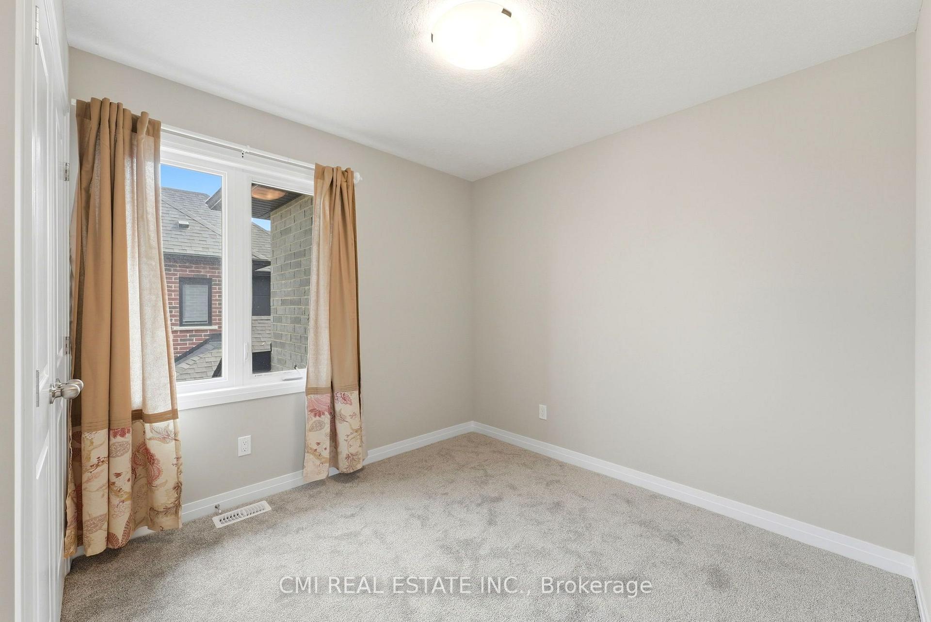 Photo 17 of 128 Dempsey Drive, Stratford — HOMEH