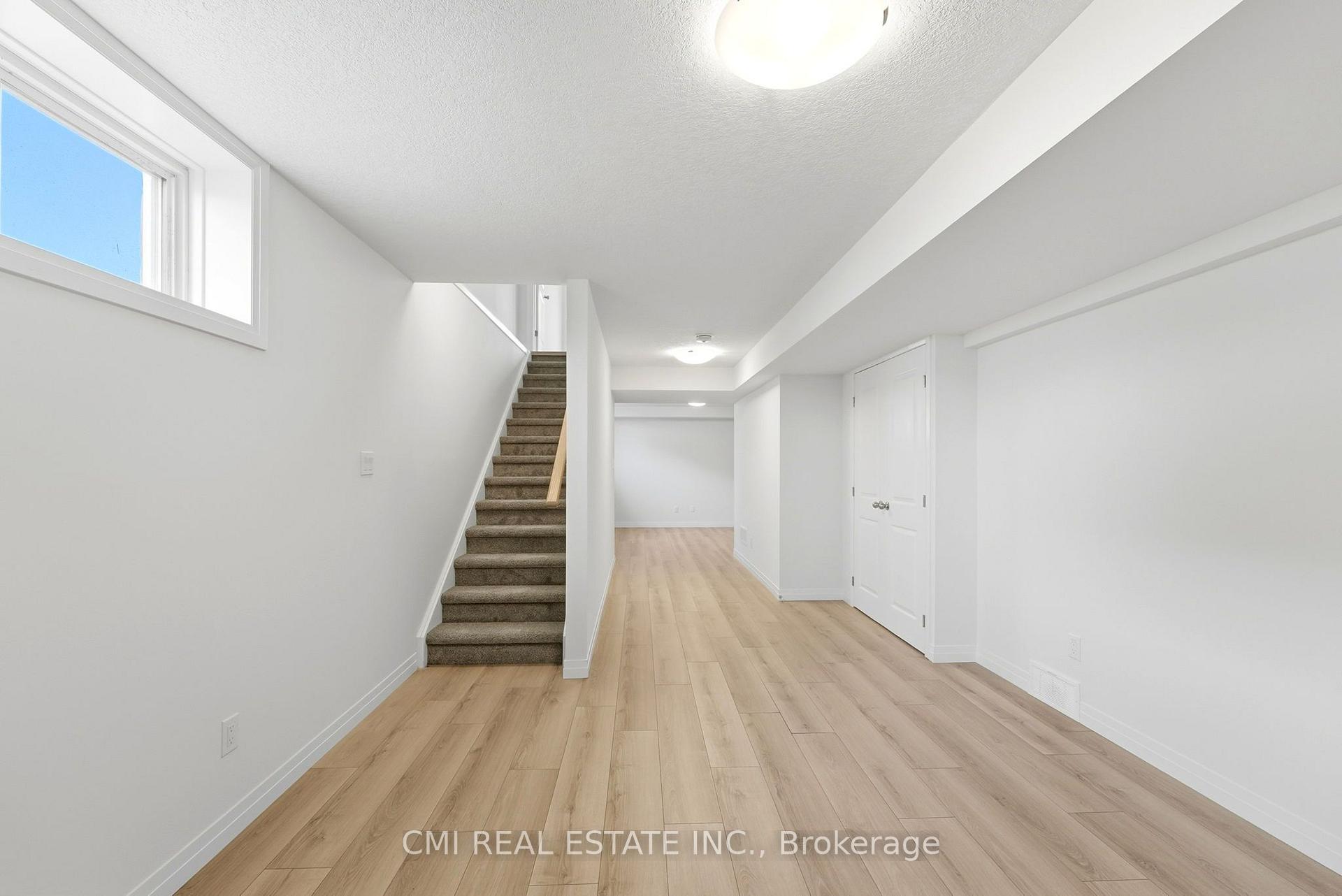 Photo 32 of 128 Dempsey Drive, Stratford — HOMEH
