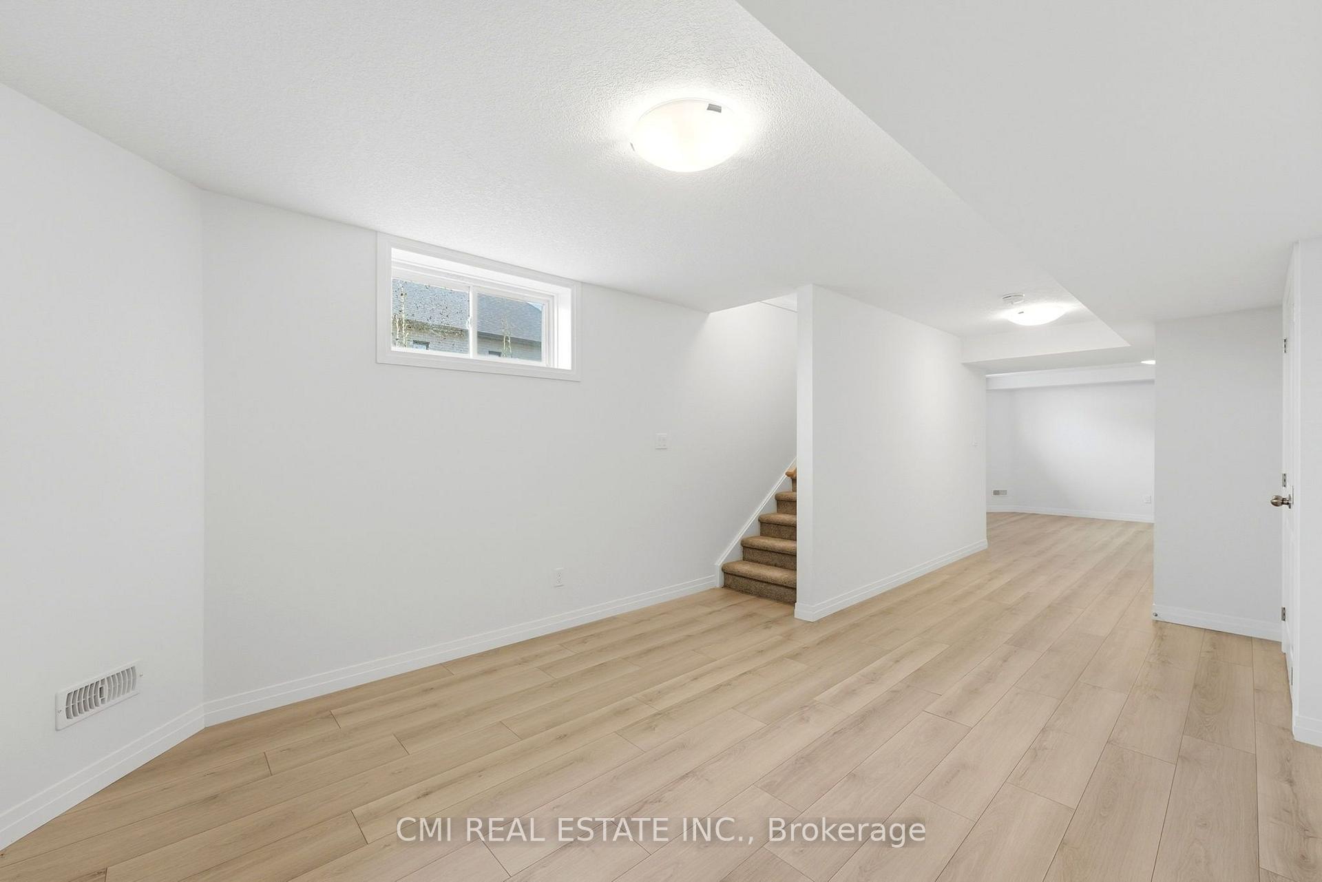 Photo 34 of 128 Dempsey Drive, Stratford — HOMEH