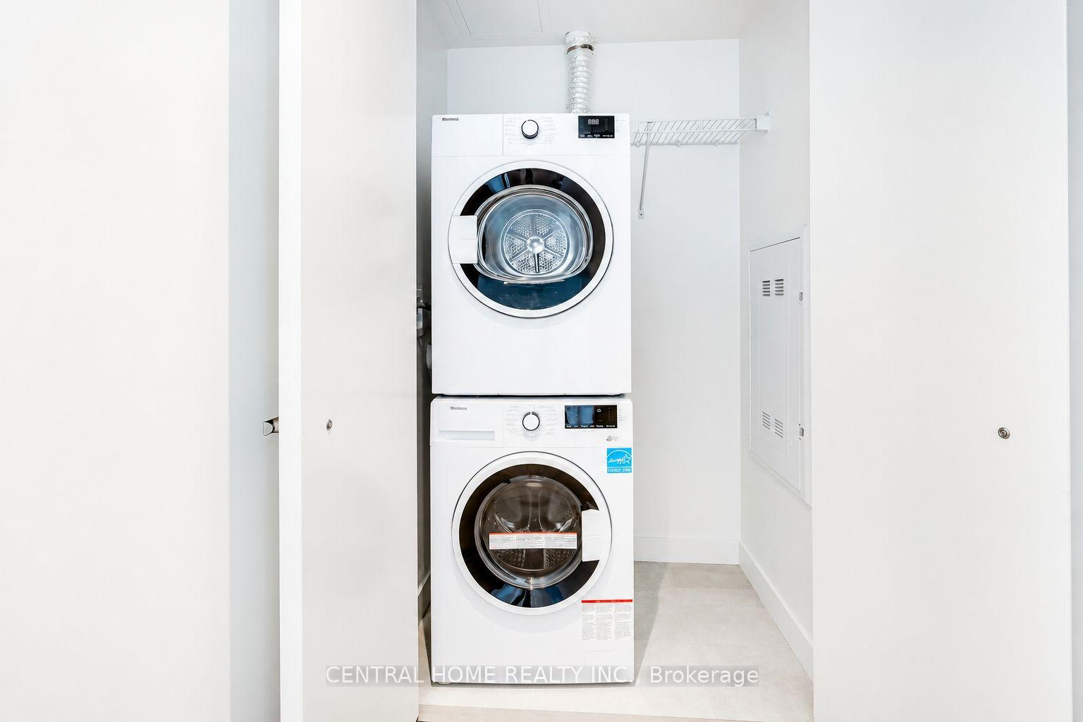 Photo 4 of Unit 5511, 448 Burnhamthorpe Road, Mississauga, City Centre — HOMEH