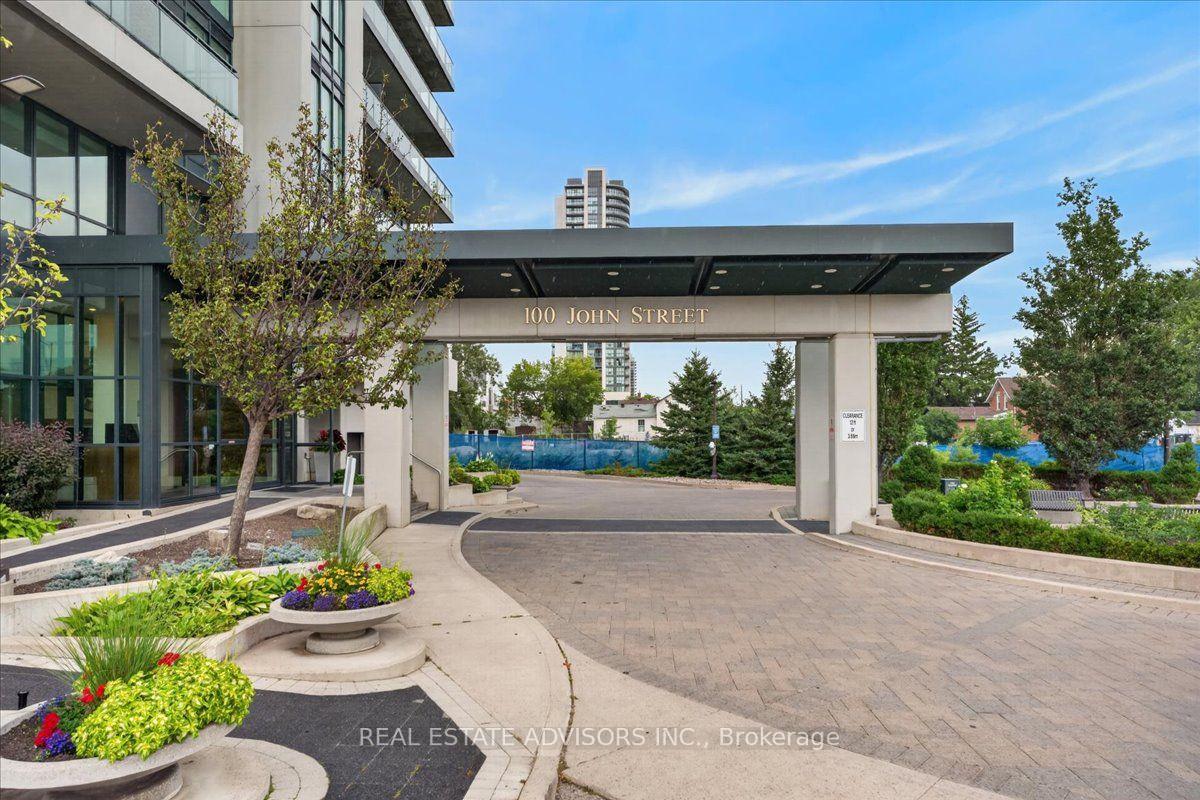 Photo 3 of Unit 608, 100 John Street, Brampton, Downtown Brampton — HOMEH