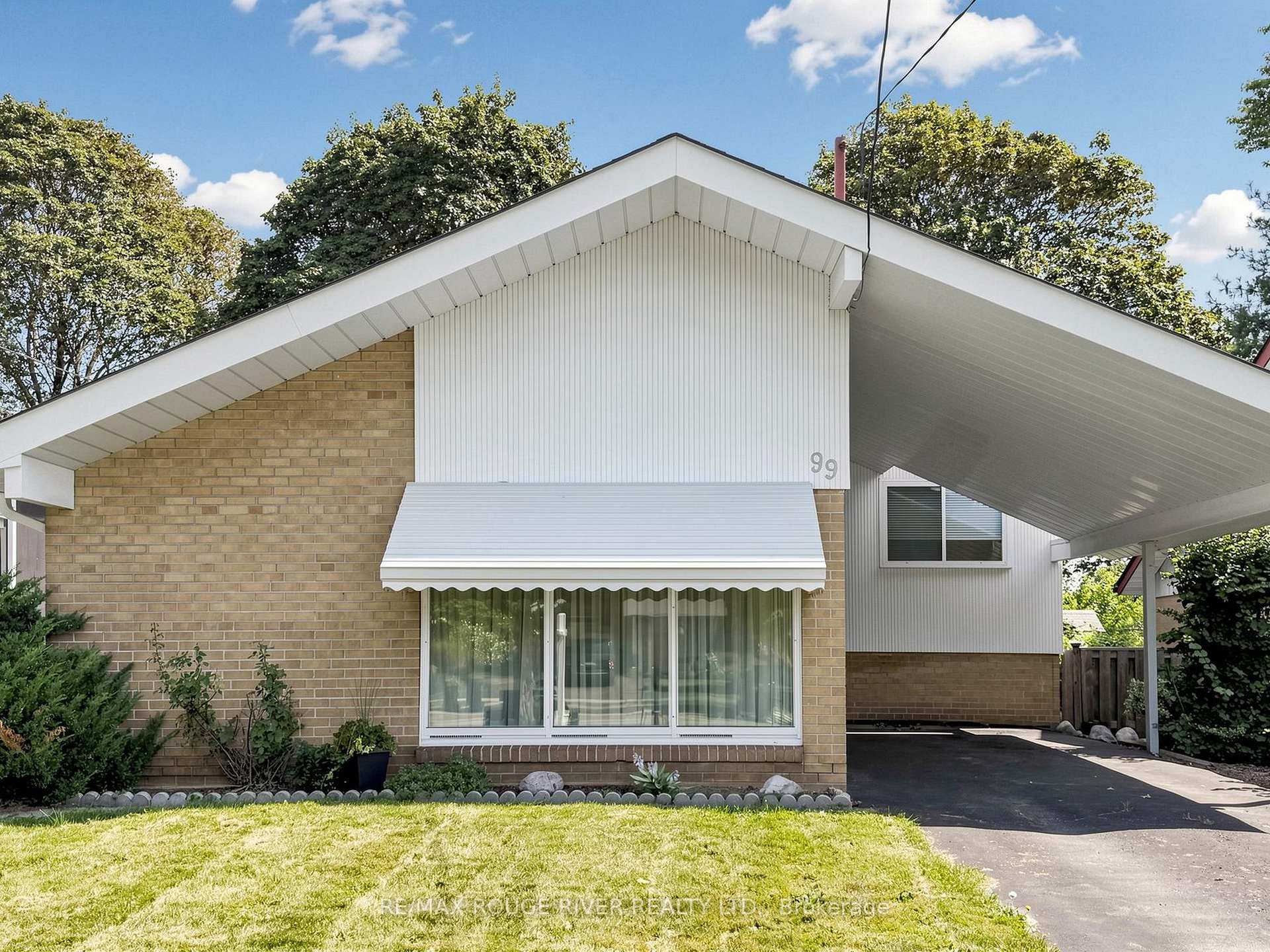 Photo 2 of 99 Oakley Boulevard, Scarborough, Bendale — HOMEH