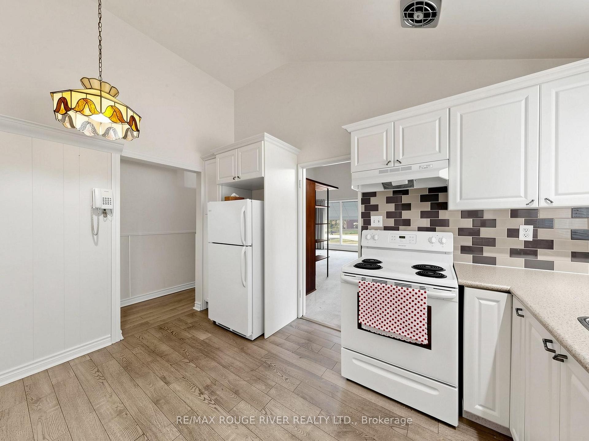 Photo 13 of 99 Oakley Boulevard, Scarborough, Bendale — HOMEH