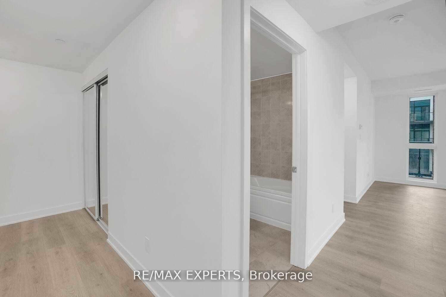 Photo 10 of Unit 309, 1709 Bur Oak Avenue, Markham, Wismer — HOMEH