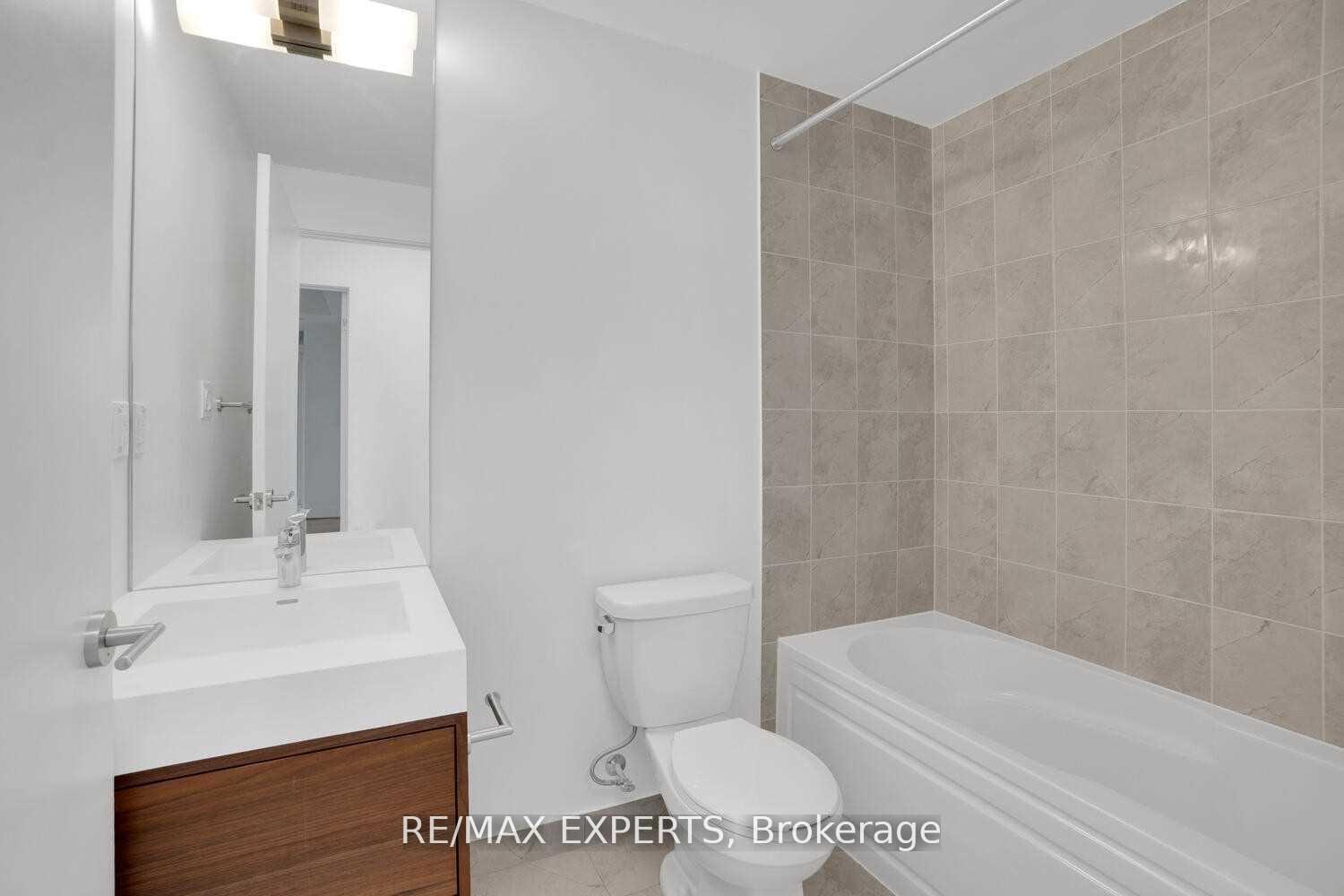 Photo 11 of Unit 309, 1709 Bur Oak Avenue, Markham, Wismer — HOMEH