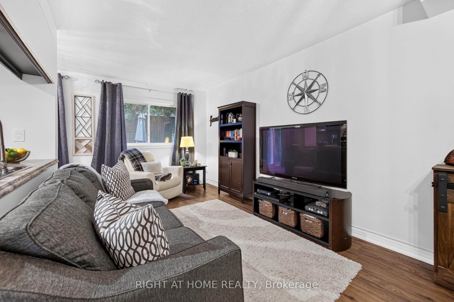 Photo 13 of 3 Beverly Lane, Halton Hills, Georgetown — HOMEH