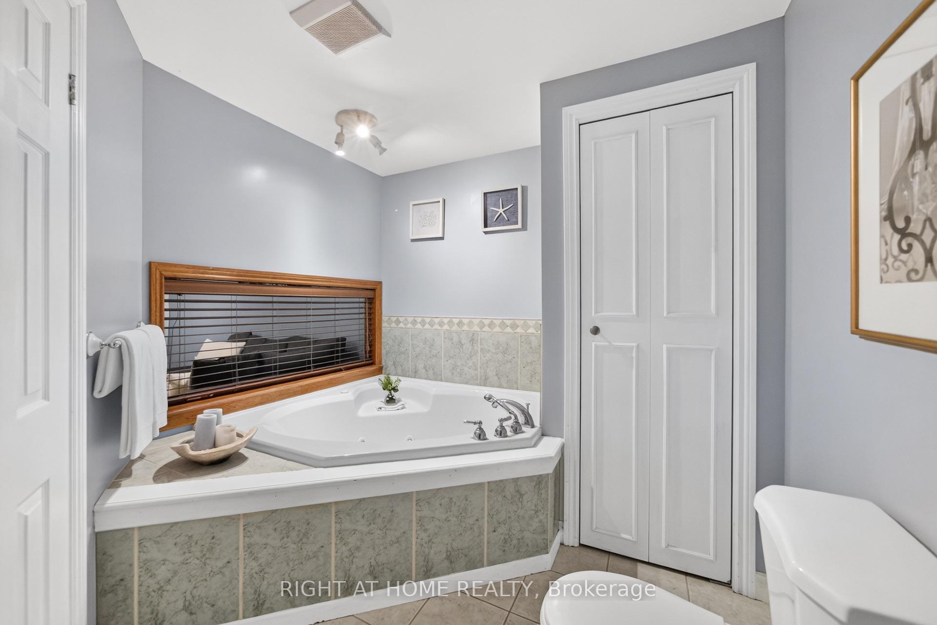 Photo 36 of 3 Beverly Lane, Halton Hills, Georgetown — HOMEH