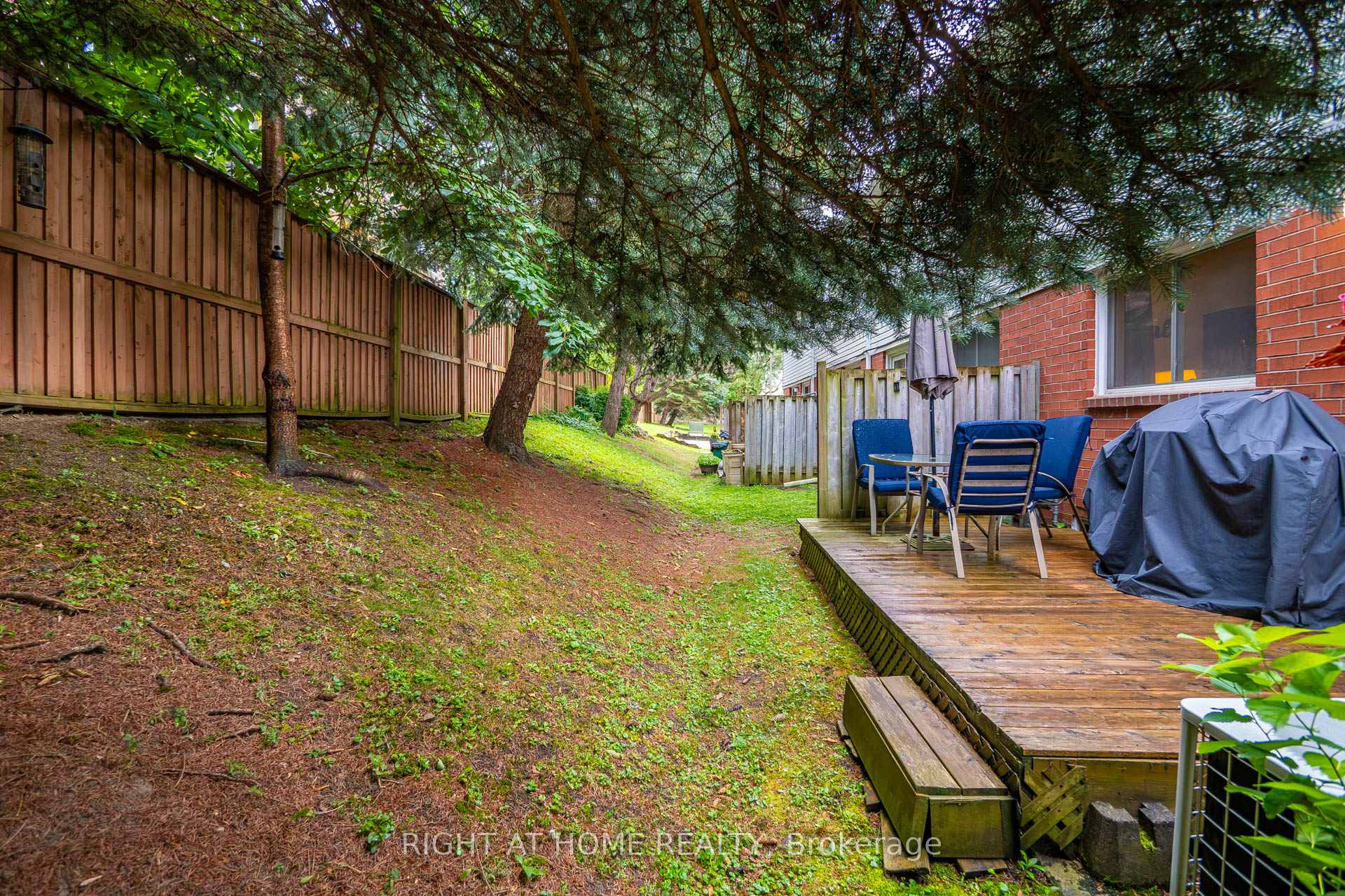 Photo 40 of 3 Beverly Lane, Halton Hills, Georgetown — HOMEH