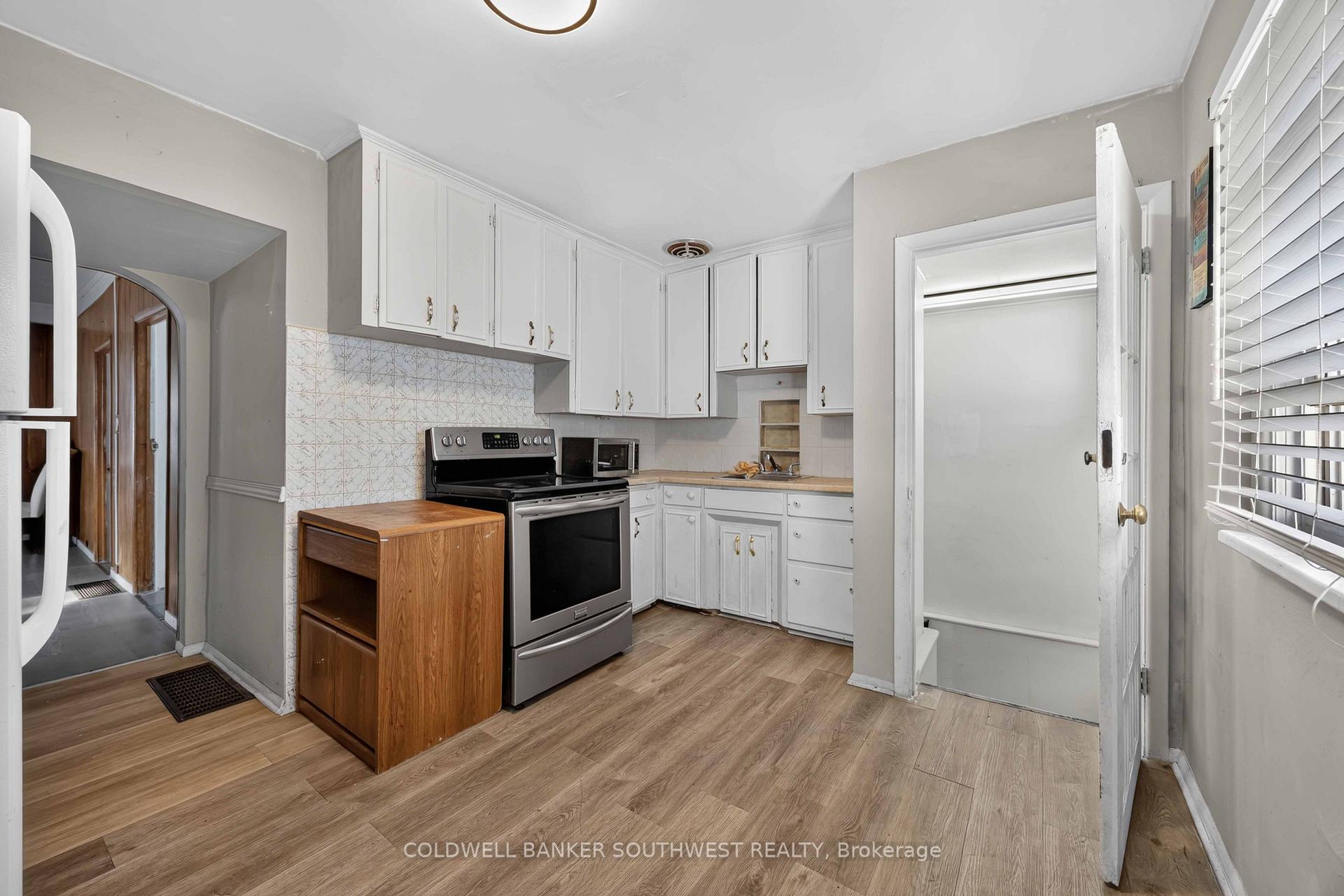 Photo 7 of 181 Campbell Street, Sarnia — HOMEH